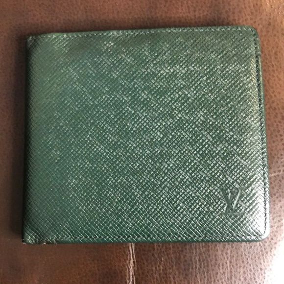 LOUIS VUITTON Green Taiga Leather Bifold Wallet Vintage MI0917 - Picture 1 of 17